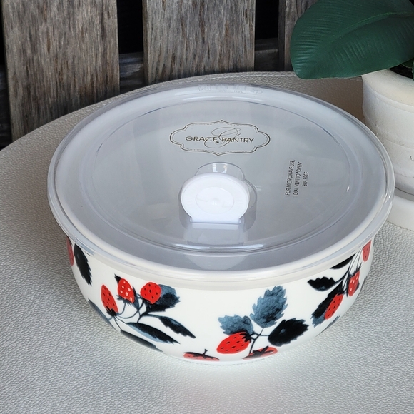 NWT Grace Pantry Fine Porcelain Strawberry Design Bowl with Lid - Picture 3 of 8